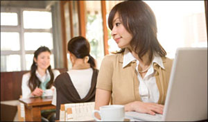 The Fresh Roast System - people sitting in a cafe